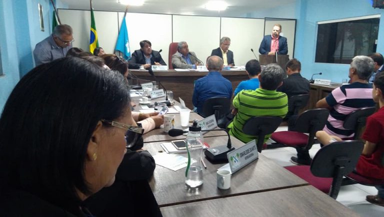 Leia mais sobre o artigo SESSÃO SOLENE EM HOMENAGEM AOS 80 ANOS DO CRUZEIRO F.C.