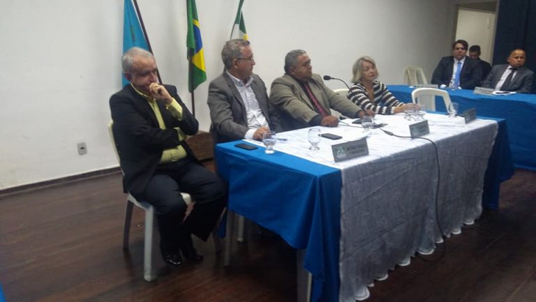 Leia mais sobre o artigo Câmara Municipal sessão solene