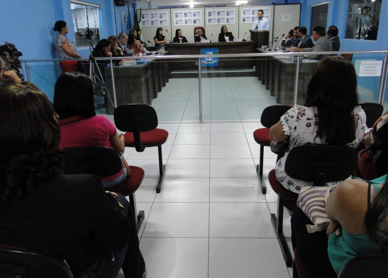 Leia mais sobre o artigo Legislativo Realiza Sessão Solene em comemoração ao Dia Internacional da Mulher