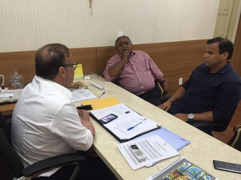 Leia mais sobre o artigo VEREADORES GERSON LIMA E IGOR TARGINO SÃO RECEBIDOS PARA UMA AUDIÊNCIA COM O PRESIDENTE DA CÂMARA MUNICIPAL DE NATAL